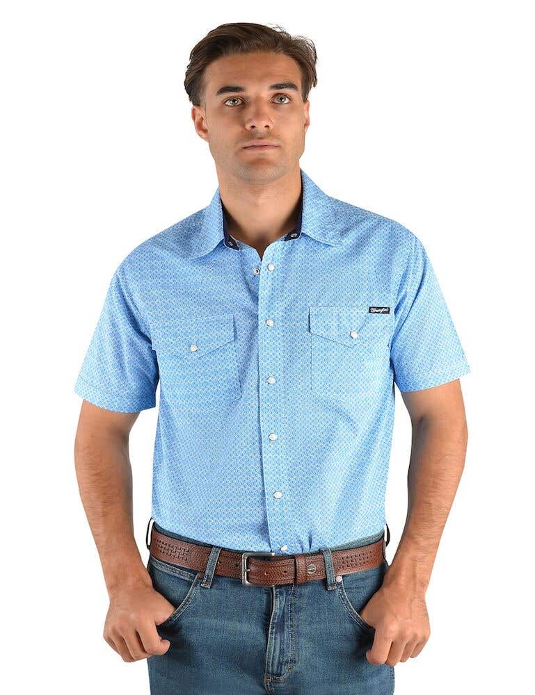 Wrangler short sleeve button up best sale shirts