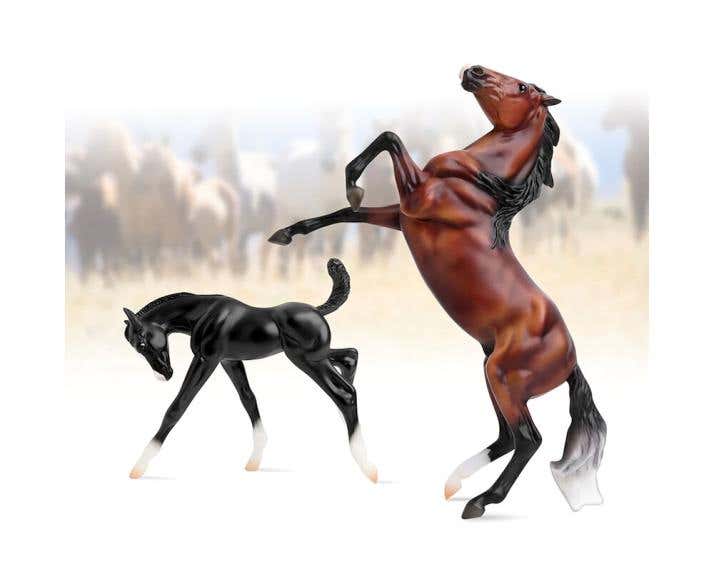 Freedom Wild And Free Horse And Foal Set